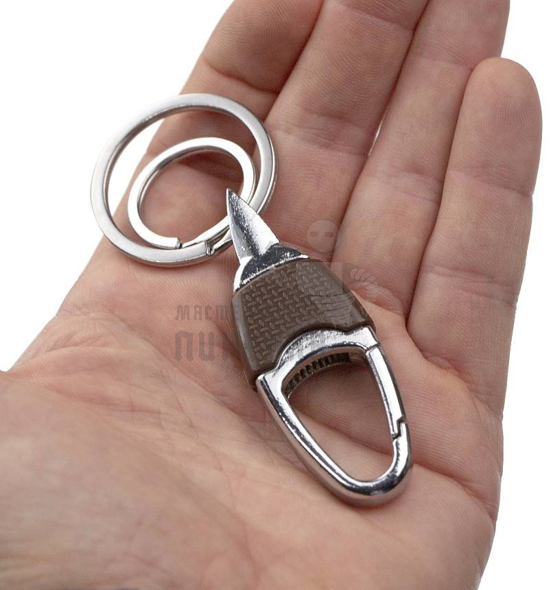 Карабин коричневый с двумя кольцами для ключей овальный