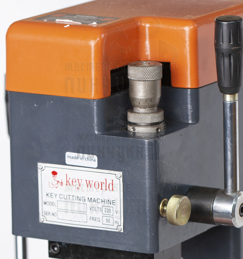 Станок Keyworld 383AC (LX583) Вертикально-фрезерный для изготовления ключей