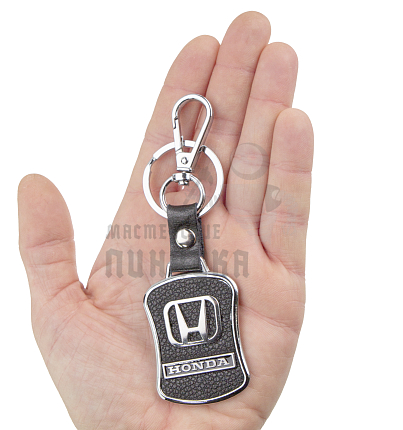 Авто карабин с кольцом для ключей HONDA Экокожа (рифленая)