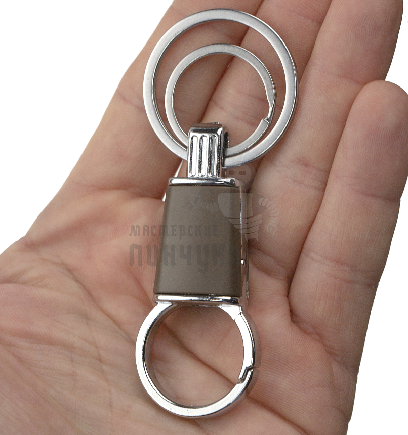 Карабин с двумя кольцами для ключей коричневый