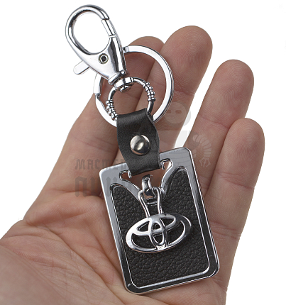 Авто карабин с кольцом для ключей TOYOTA (рифленая)