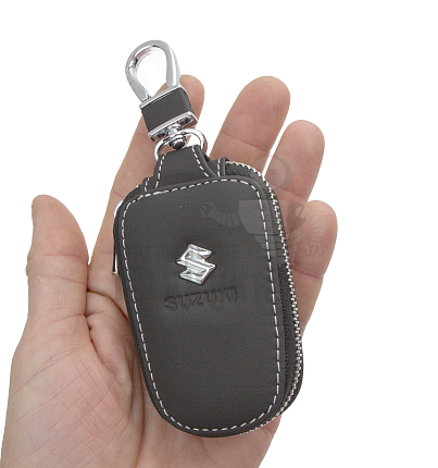 Ключница с карабином SUZUKI