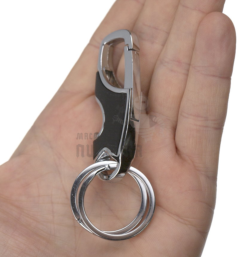 Карабин чёрный с двумя кольцами для ключей и открывашкой 