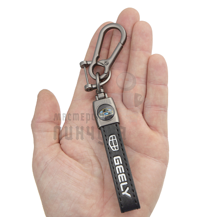 Авто карабин кожаный GEELY