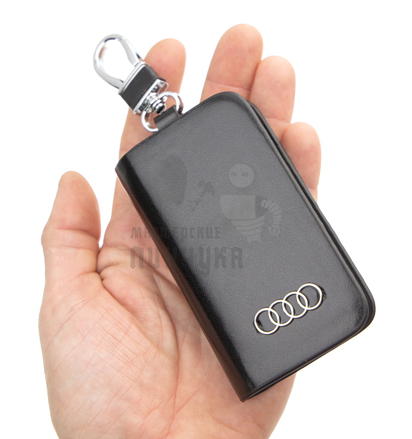 Ключница с карабином AUDI //