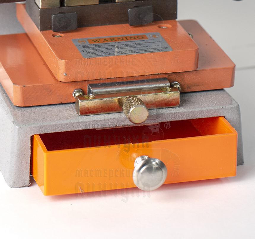 Станок Wenhai 339C Вертикальный для изготовления ключей