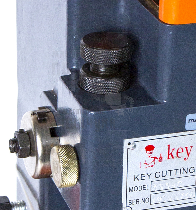 Станок Keyworld  399AC Вертикально-фрезерный для изготовления ключей