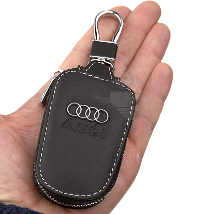 Ключница с карабином AUDI