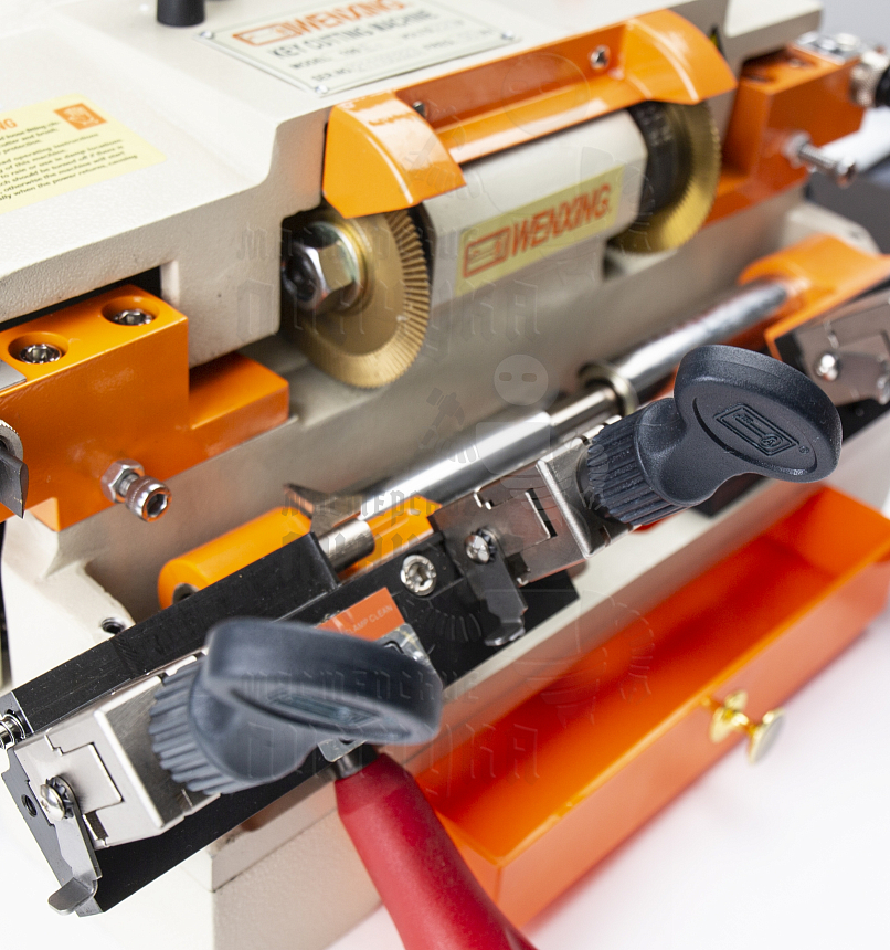 Станок 100Е1 для изготовления ключей WENXING