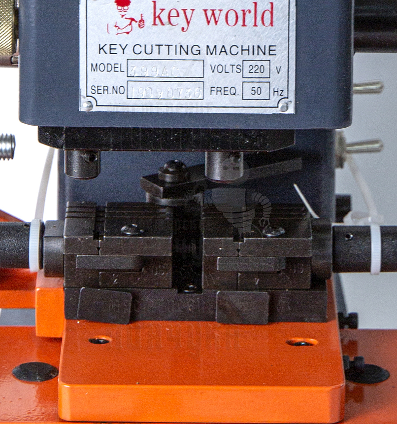 Станок Keyworld  399AC Вертикально-фрезерный для изготовления ключей