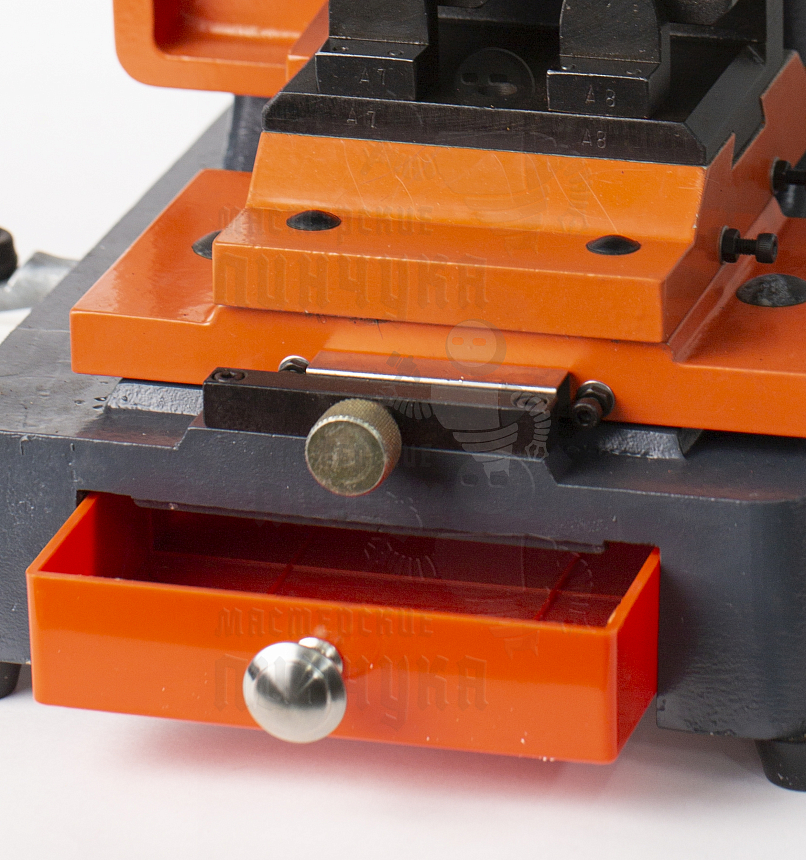 Станок Keyworld 383AC (LX583) Вертикально-фрезерный для изготовления ключей