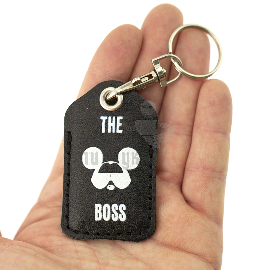 Чехол брелок «THE BOSS» с карабином, цв.черный 