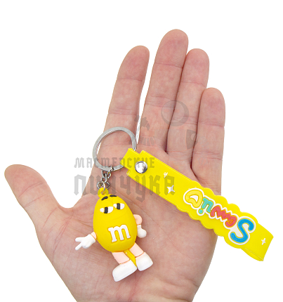 Брелок для ключей "M&M" с ремешком, цв.желтый