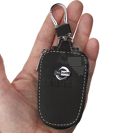 Ключница с карабином NISSAN