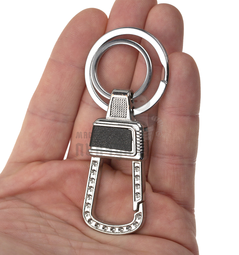 Карабин с двумя кольцами для ключей 