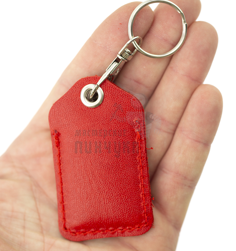 Чехол брелок прямоугольный с карабином, цв.красный 